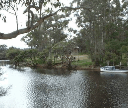 Gum Grove Chalets - Tourism Caloundra 3