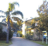 Avalon Holiday Units - Tourism Caloundra