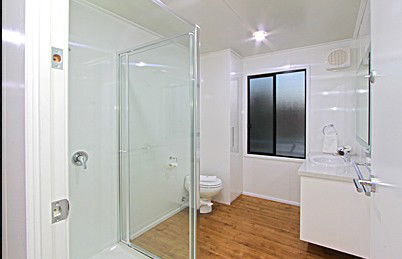 All Seasons Houseboats - Tourism Caloundra 5