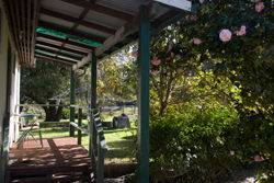 Bow River Cottage - Tourism Caloundra 0