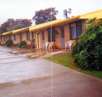 Clovelly Holiday Units - Tourism Caloundra