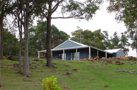 Vista Ridge Estate - Top Paddock Cottage - Tourism Caloundra 0