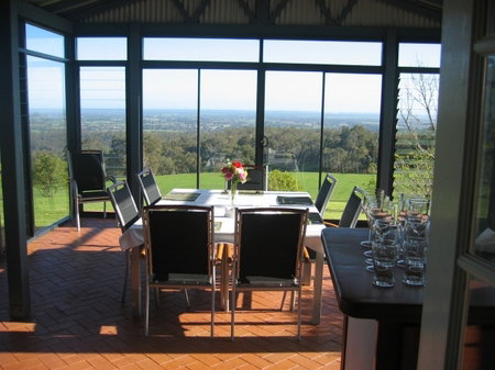 Vista Ridge Estate - Top Paddock Cottage - Tourism Caloundra 1