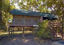 Lions Den Hotel - Tourism Caloundra 1