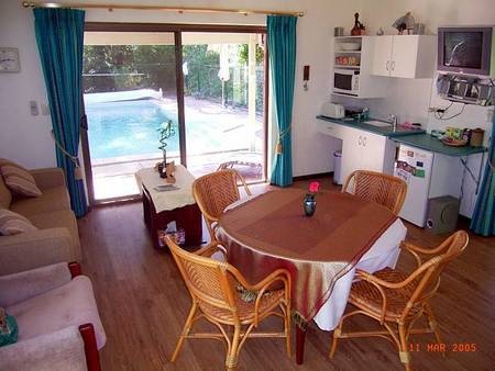 Falls Retreat Bed And Breakfast - Tourism Caloundra 2