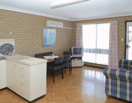 Port Denison Holiday Units - Tourism Caloundra 1