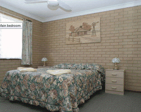 Port Denison Holiday Units - Tourism Caloundra 2