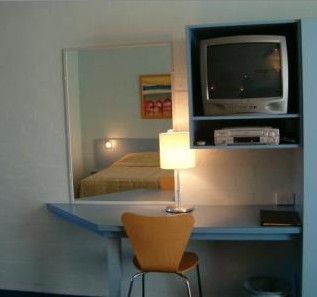 Blueys By The Beach Motel - Tourism Caloundra 4