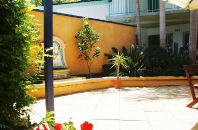 Blueys By The Beach Motel - Tourism Caloundra 5