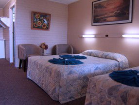 Whitsunday Palms Motel - Tourism Caloundra 0