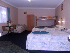 Whitsunday Palms Motel - Tourism Caloundra 2