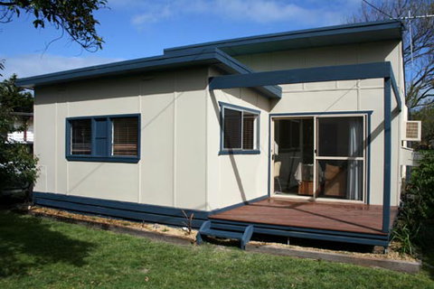 San Remo Holiday House - Tourism Caloundra 0