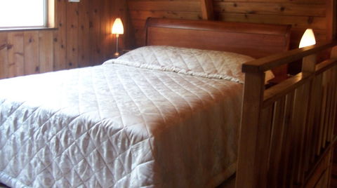 Jarrah Glen Cabins - Tourism Caloundra 2