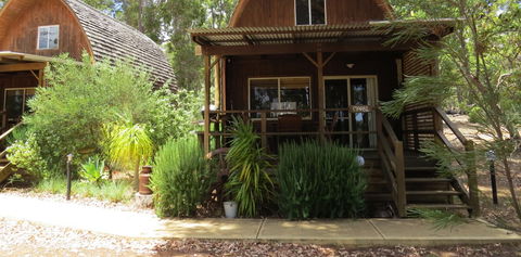 Jarrah Glen Cabins - Tourism Caloundra 3