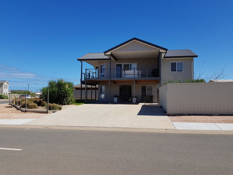 Agape Holiday Home - Tourism Caloundra 0