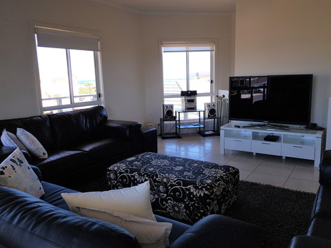 Agape Holiday Home - Tourism Caloundra 2