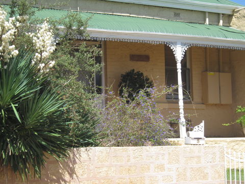 Amalie Cottage - Tourism Caloundra 0