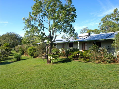 Amamoor Lodge - Tourism Caloundra 1
