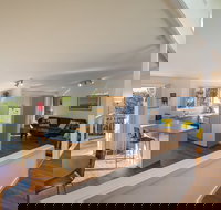 Breeze in Mollymook Beach - Tourism Caloundra