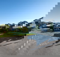 Bridport Beach Cottages - Tourism Caloundra