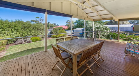 Carrawaves - Tourism Caloundra 1