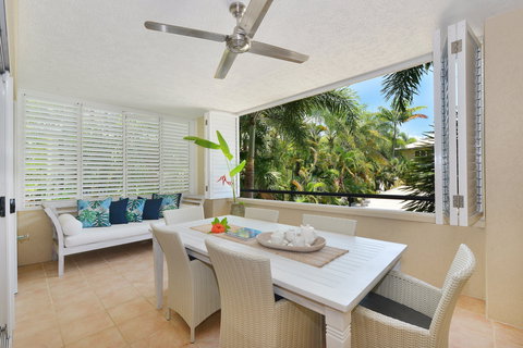 Cayman Villas Port Douglas - Tourism Caloundra 2