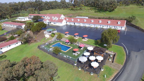 Clare Valley Motel - Tourism Caloundra 1