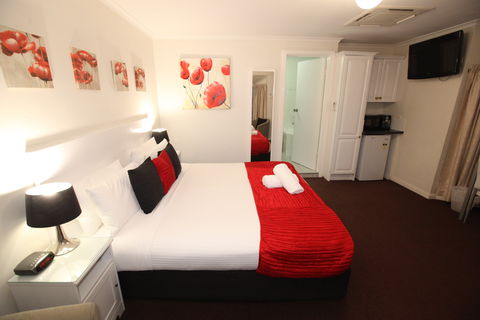 Clare Valley Motel - Tourism Caloundra 2