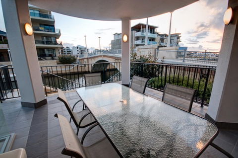 Dolphin Quay 3 Bedroom Apartment - Tourism Caloundra 1