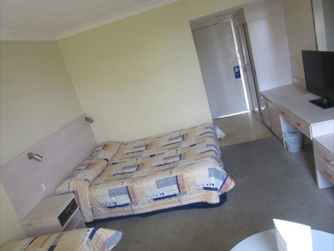 El Toro Motor Inn - Tourism Caloundra 0