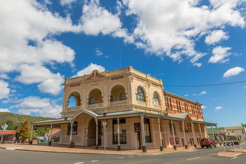 Empire Hotel - Tourism Caloundra 0
