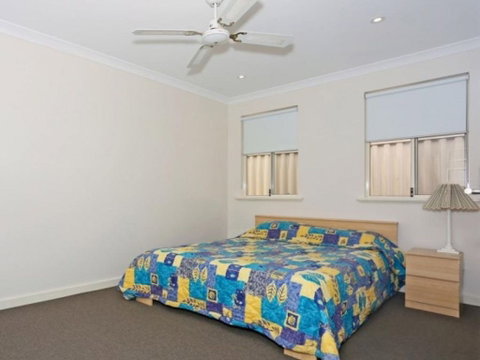 Falcon By The Bay - Tourism Caloundra 2