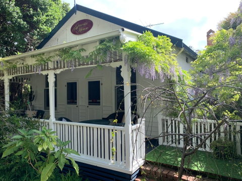 Genesta House Bed & Breakfast - Tourism Caloundra 0