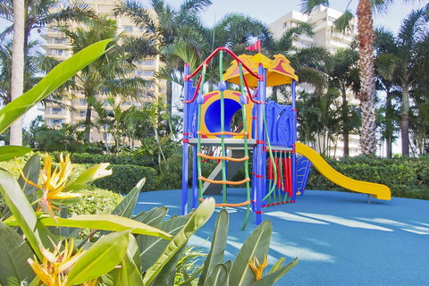 Mantra Towers Of Chevron - Tourism Caloundra 2