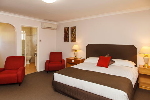 McNevins Maryborough Motel - Tourism Caloundra 2