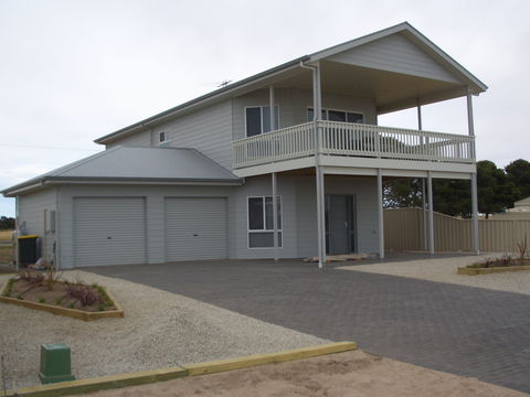 Moonlight Escape - Tourism Caloundra 0