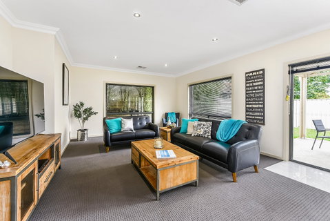 Mount Gambier Apartments - Accommodation On Lansell 1 - Tourism Caloundra 2