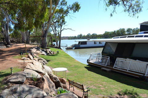 Riverbush Cottages - Tourism Caloundra 1