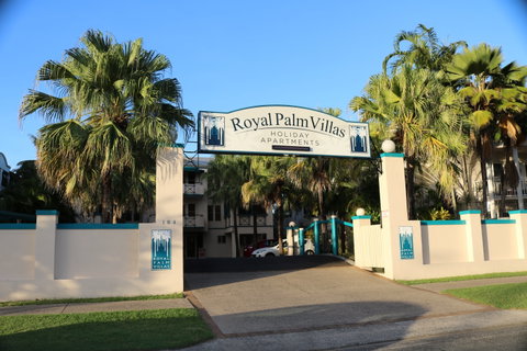 Royal Palm Villas - Tourism Caloundra 0