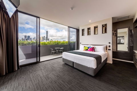 Sage Hotel James Street - Tourism Caloundra 1