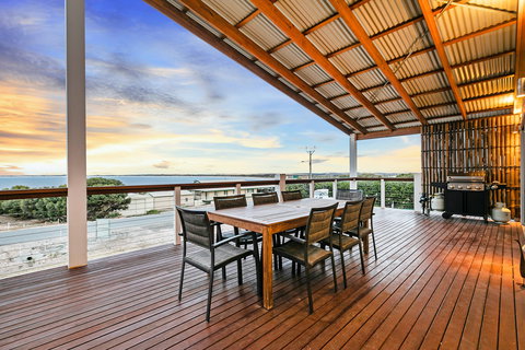 Sceale Bay Seaview Escape - Tourism Caloundra 1