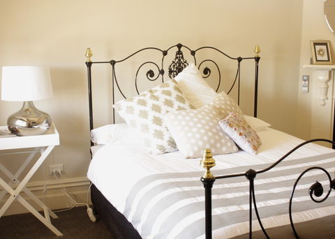 The Matchbox House Bed And Breakfast - Tourism Caloundra 1