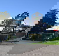 The Oaks Hotel Motel - Tourism Caloundra