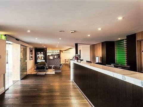 The Waverley International Hotel - Tourism Caloundra 0