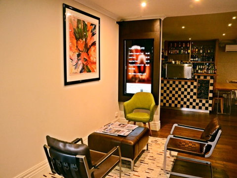 The Waverley International Hotel - Tourism Caloundra 1
