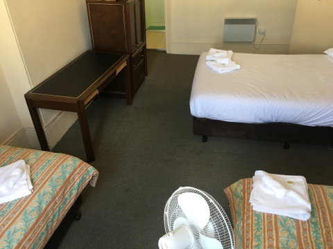 The Victoria Bathurst - Tourism Caloundra 1