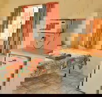 Willow Springs The Governess' Cabin - Tourism Caloundra