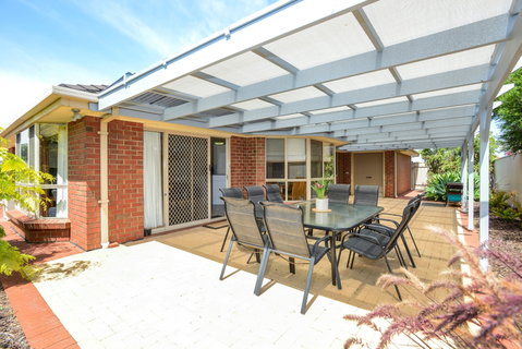 2 Marto Court, Carrickalinga - Tourism Caloundra 0