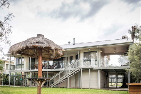 35 Pelican Parade Pelican Point - Tourism Caloundra 0