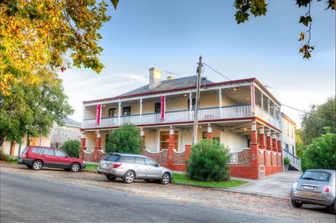 Athelstane House - Tourism Caloundra 0